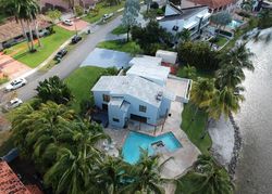 N Oakmont Dr, Hialeah - FL