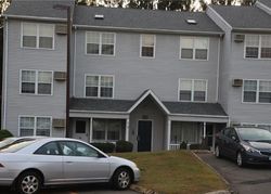 Coleman St Apt 212, West Haven - CT