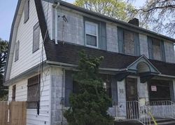 Warner Ave, Hempstead - NY