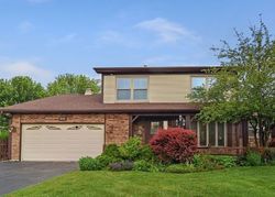 Woodcrest Ct, Carol Stream - IL